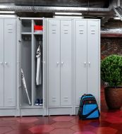 Lockers en zitbanken